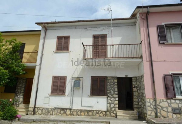 casa indipendente in vendita a Cerchio