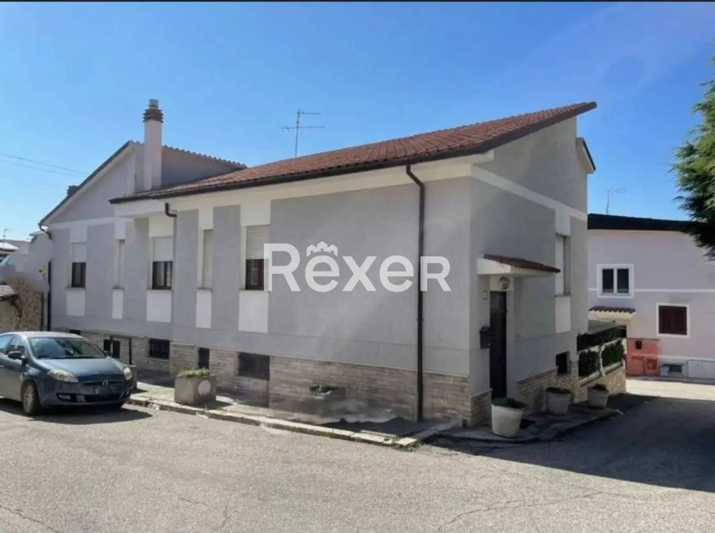 casa indipendente in vendita a Cerchio