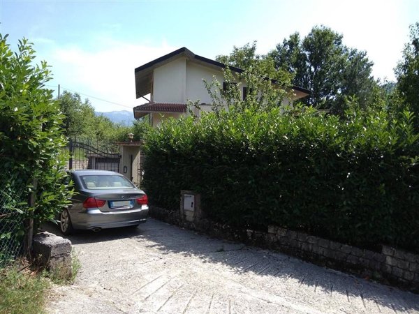 casa indipendente in vendita a Civita d'Antino