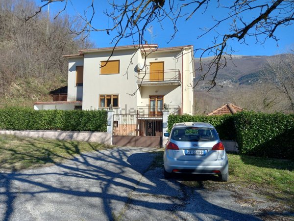 appartamento in vendita a Civita d'Antino in zona Pero dei Santi
