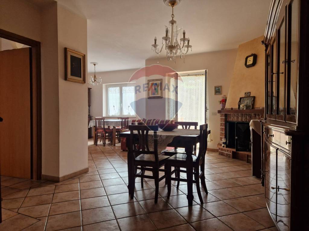 appartamento in vendita a Civita d'Antino in zona Pero dei Santi