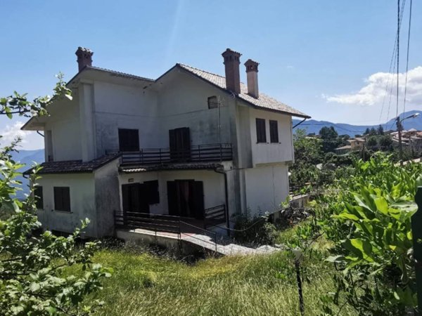 casa indipendente in vendita a Civita d'Antino