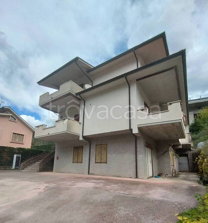 casa indipendente in vendita a Civita d'Antino