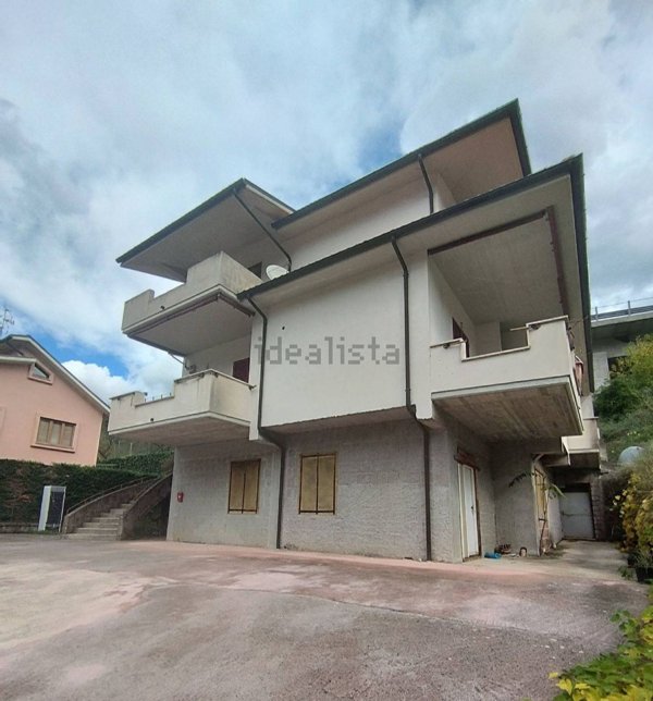 casa indipendente in vendita a Civita d'Antino in zona Civita d'Antino Scalo