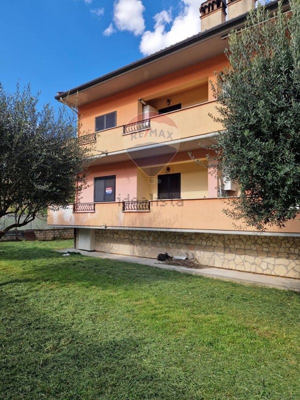 appartamento in vendita a Civita d'Antino in zona Pero dei Santi