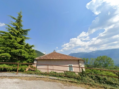 casa indipendente in vendita a Civita d'Antino