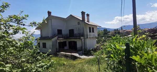 casa indipendente in vendita a Civita d'Antino
