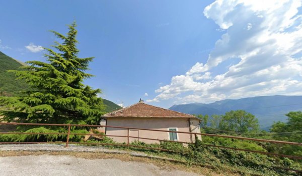 casa indipendente in vendita a Civita d'Antino