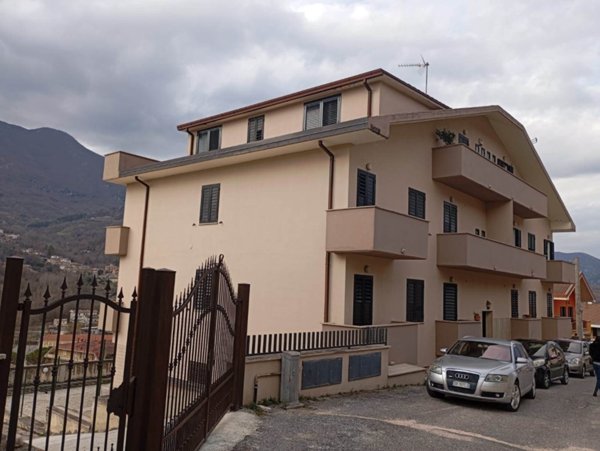 appartamento in vendita a Civitella Roveto