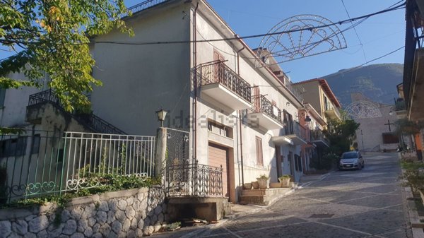 appartamento in vendita a Civitella Roveto