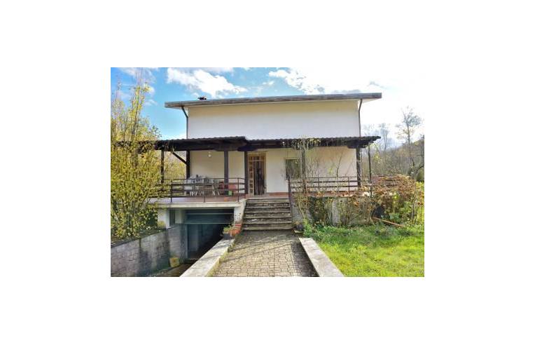 casa indipendente in vendita a Civitella Roveto