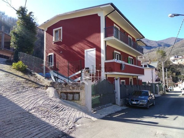 appartamento in vendita a Civitella Roveto