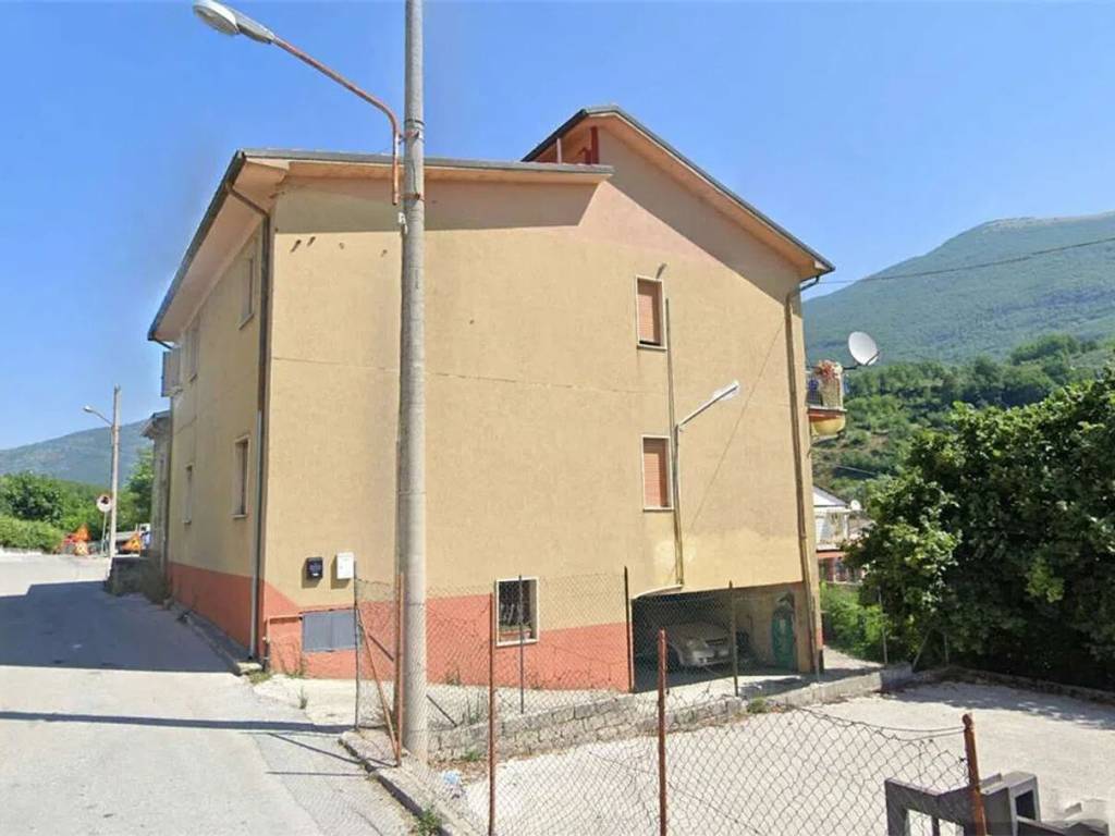 appartamento in vendita a Civitella Roveto