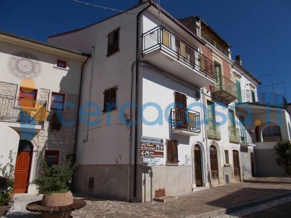 casa indipendente in vendita a Collepietro