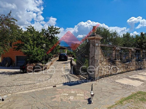 casa indipendente in vendita a Corfinio