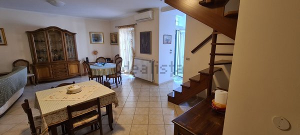 casa indipendente in vendita a Corfinio