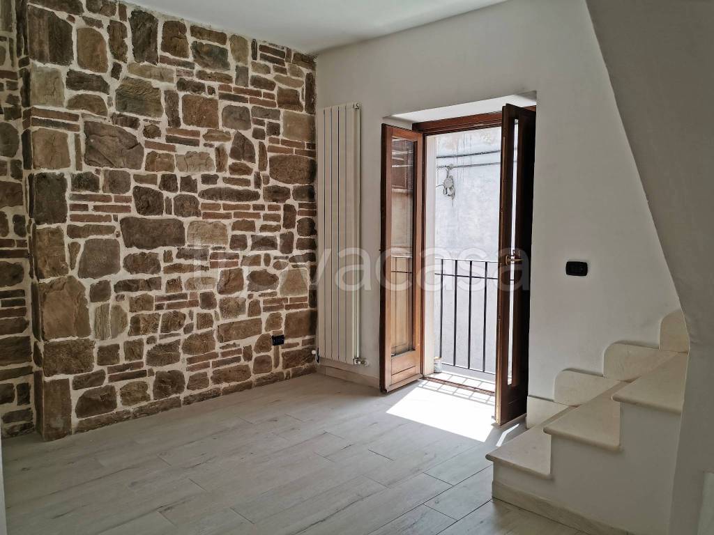 casa indipendente in vendita a Corfinio