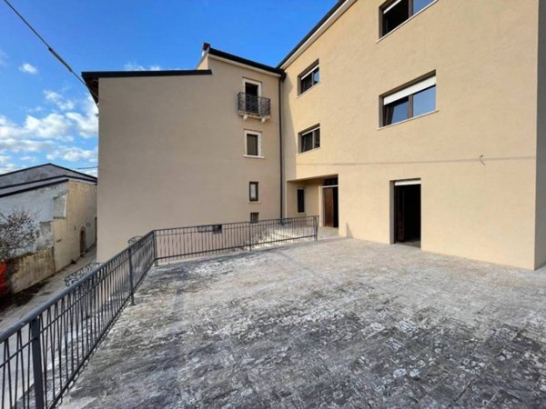 casa indipendente in vendita a Fagnano Alto in zona Frascara