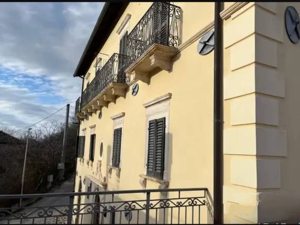 casa indipendente in vendita a Fagnano Alto