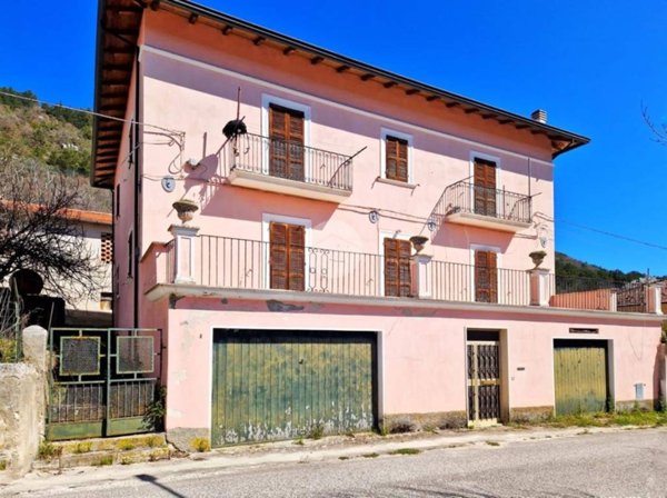 casa indipendente in vendita a Fagnano Alto in zona Ripa