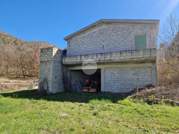 terreno agricolo in vendita a Fagnano Alto in zona Ripa