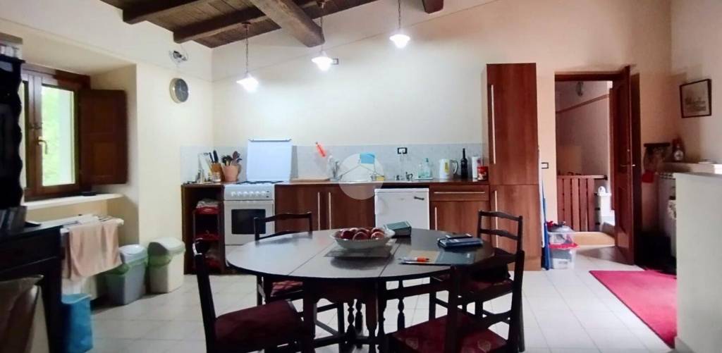 casa indipendente in vendita a Fagnano Alto in zona Campana