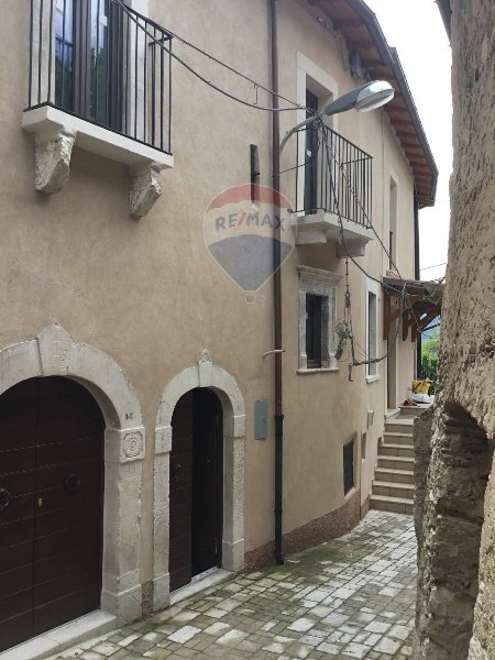 casa indipendente in vendita a Fagnano Alto in zona Corbellino
