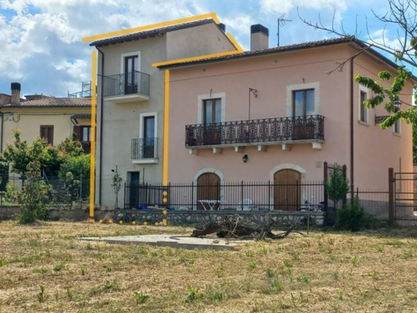 casa indipendente in vendita a Fagnano Alto in zona Pedicciano