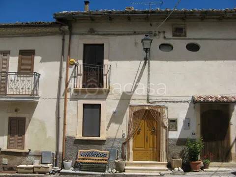 casa indipendente in vendita a Fagnano Alto in zona Opi