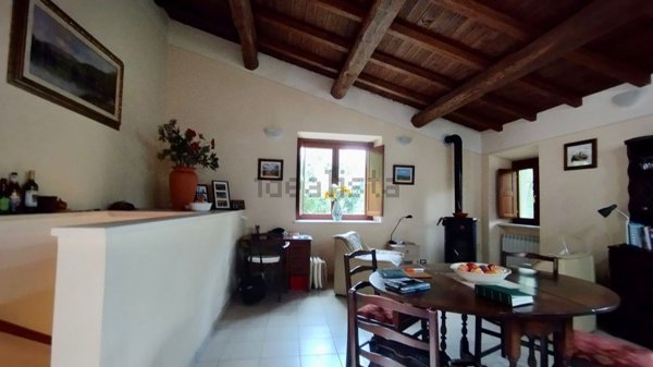 casa indipendente in vendita a Fagnano Alto in zona Campana