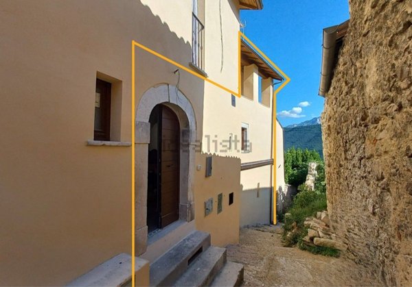 casa indipendente in vendita a Fagnano Alto in zona Ripa