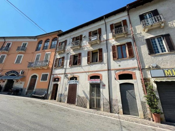 casa indipendente in vendita a Fontecchio