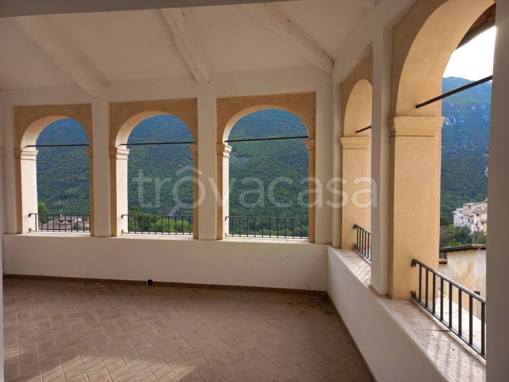 casa indipendente in vendita a Fontecchio