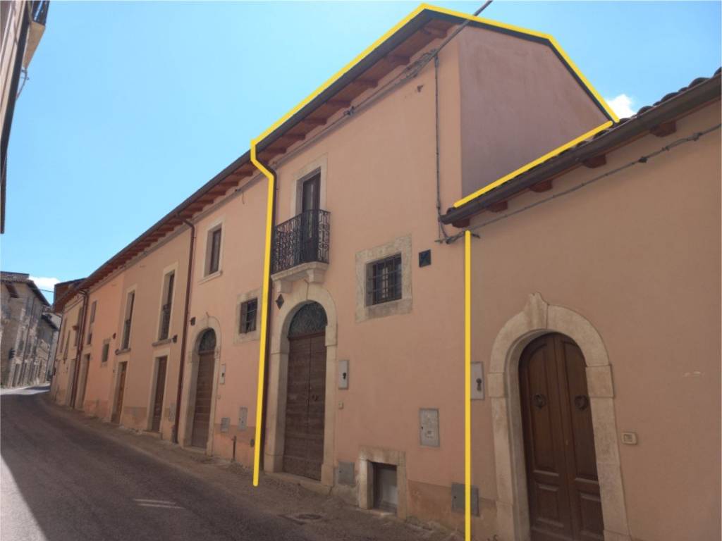 casa indipendente in vendita a Fontecchio
