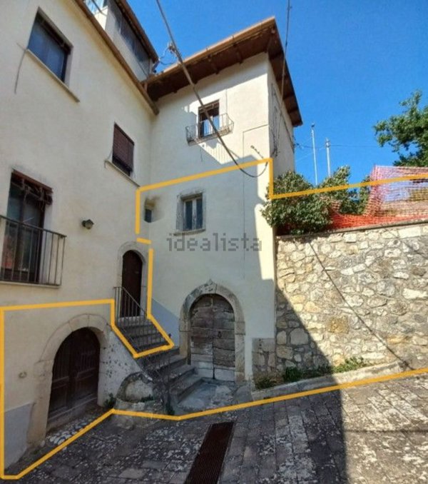 casa indipendente in vendita a Fontecchio