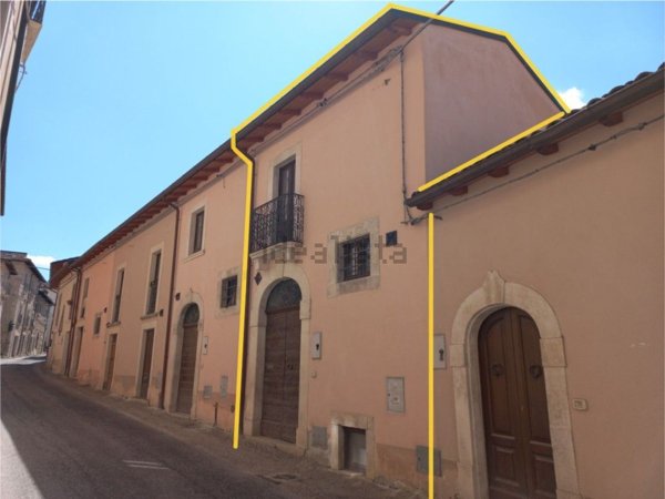 pentavano in vendita a Fontecchio