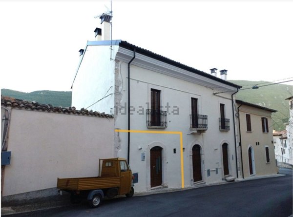 pentavano in vendita a Fontecchio