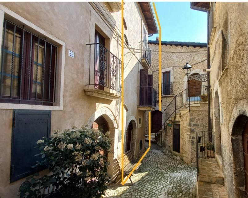 casa indipendente in vendita a Fontecchio