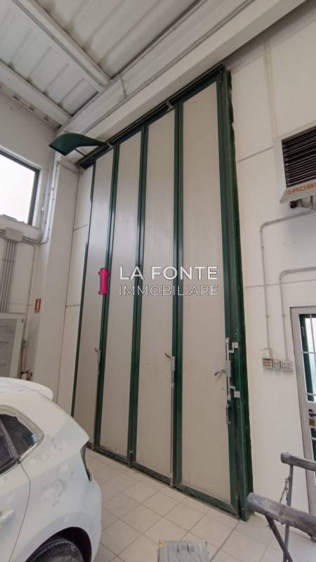 ufficio in vendita a Fossa