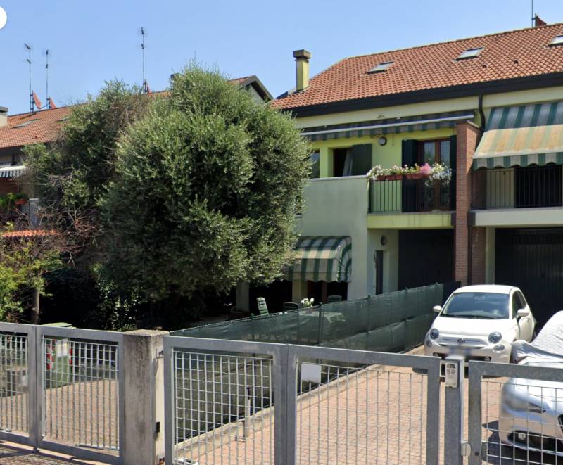 casa indipendente in vendita a Fossa