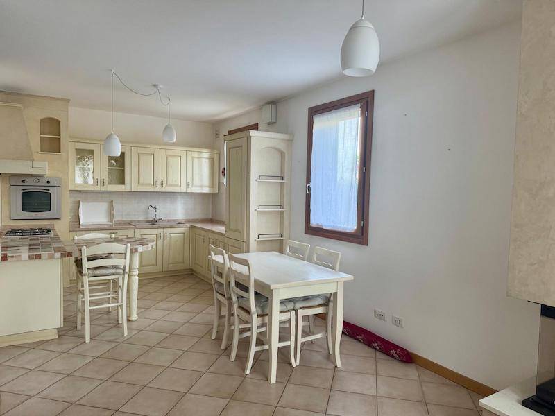 casa indipendente in vendita a Fossa