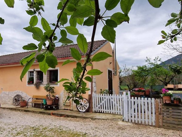 terreno agricolo in vendita a Fossa