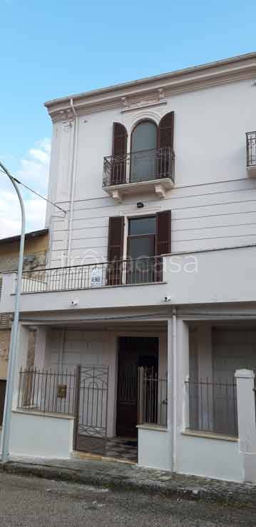 casa indipendente in vendita a Gagliano Aterno