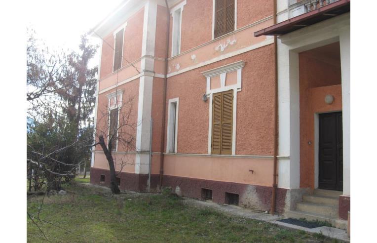 casa indipendente in vendita a Gioia dei Marsi in zona Casali d'Aschi