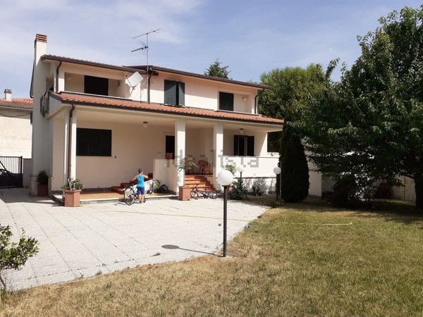 casa indipendente in vendita a Gioia dei Marsi