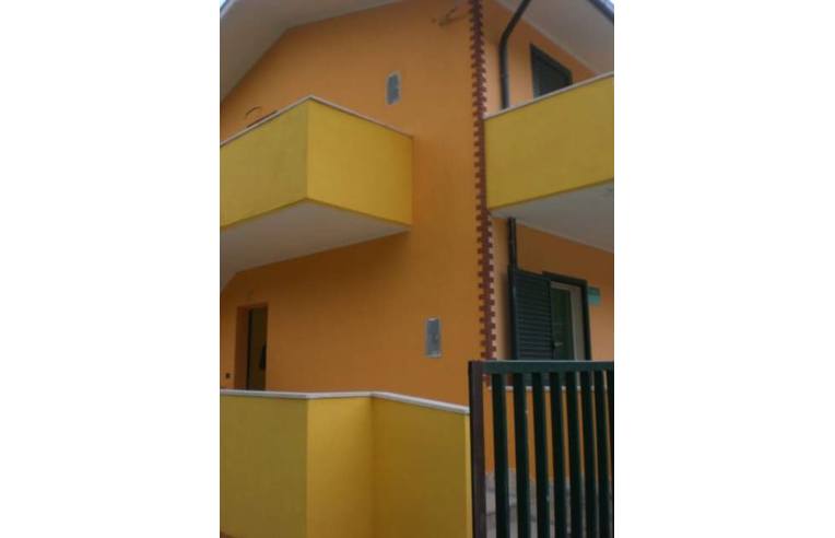 casa indipendente in vendita a Gioia dei Marsi in zona Casali d'Aschi