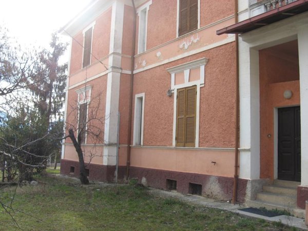 casa indipendente in vendita a Gioia dei Marsi in zona Casali d'Aschi