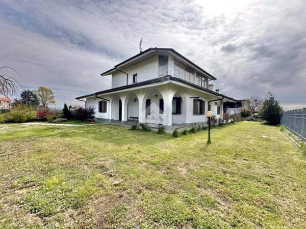 casa indipendente in vendita a Monasterolo di Savigliano