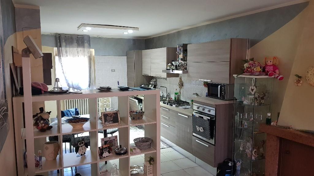 casa indipendente in vendita ad Introdacqua in zona Mastroiacovo