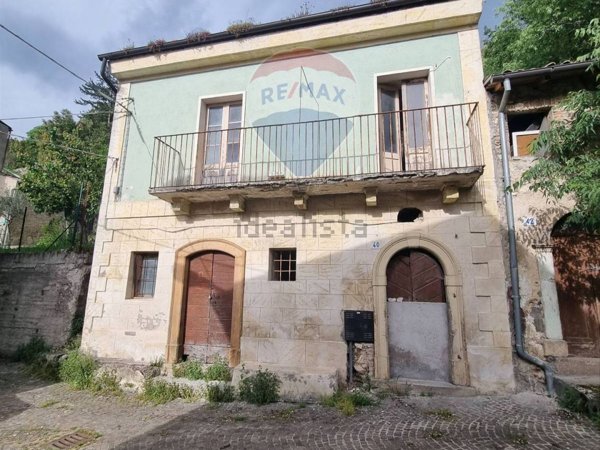 casa indipendente in vendita ad Introdacqua